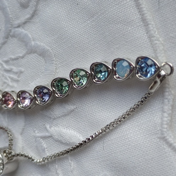 Pastel rainbow rhinestone heart tennis bracelet with bolo clasp silvertone - Picture 6 of 9